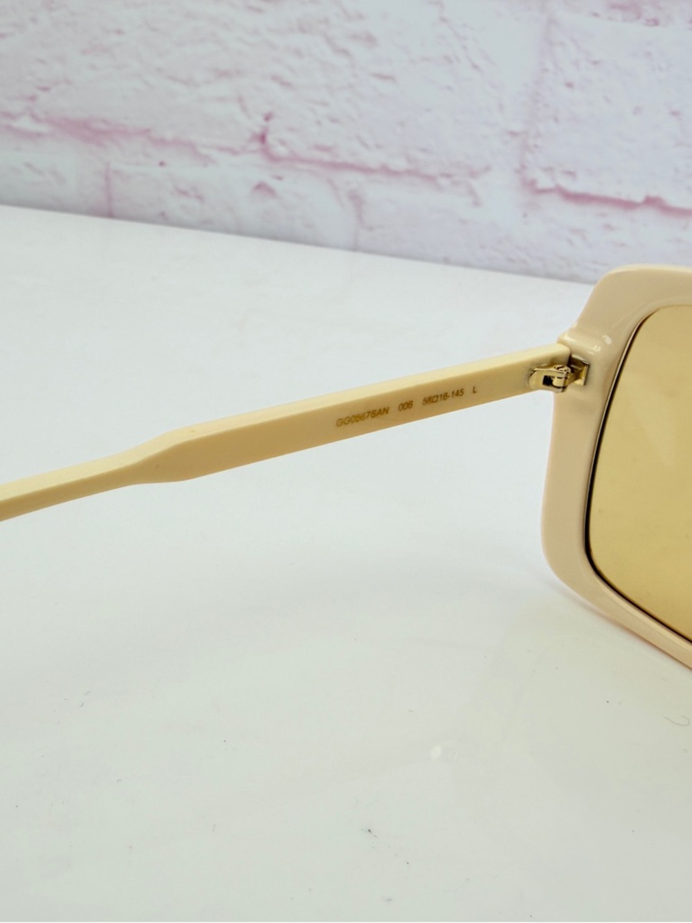 Gucci Cream 'I Love You' Square Sunglasses GG0567SAN - Picture 9 of 13